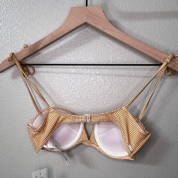 Rip Curl Bikini Top NWT Size Small - Picture 3 of 5